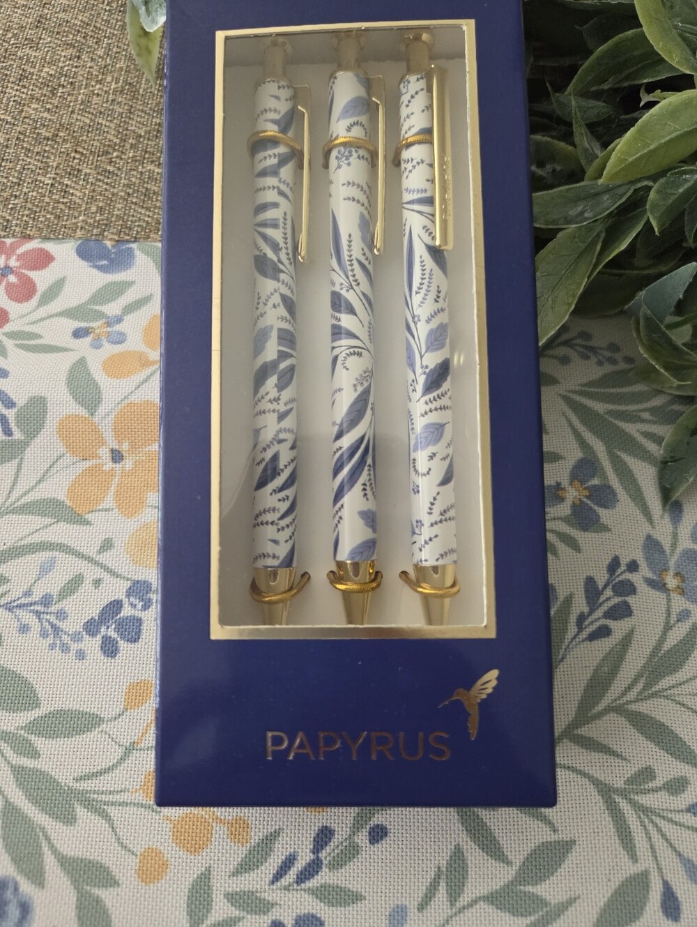 Papyrus Blue and White Floral Decorative Pen Set